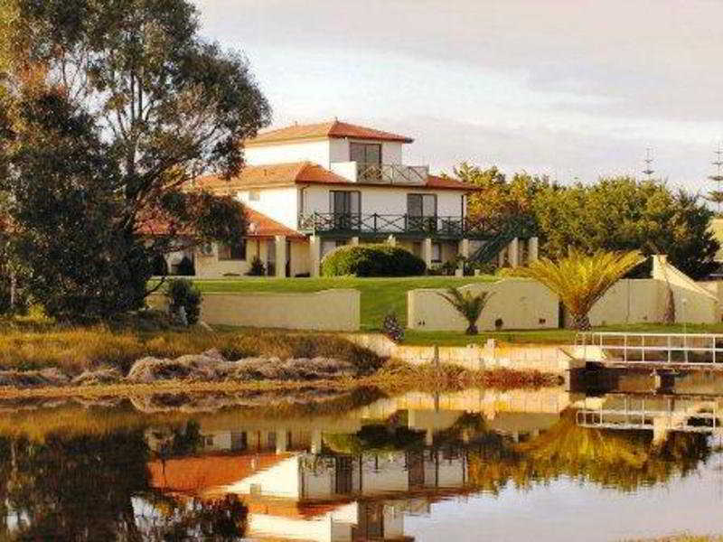 בסלטון Martin Fields Beach Retreat מראה חיצוני תמונה